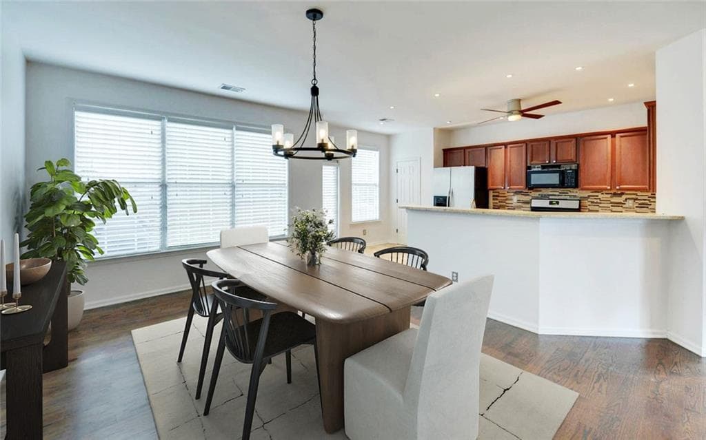 4 bedroom, 4 bathroom, 2,679 sq ft townhouse for sale at 3513 Chattahoochee Summit Lane 25, Atlanta, GA 30339 — photo 3
