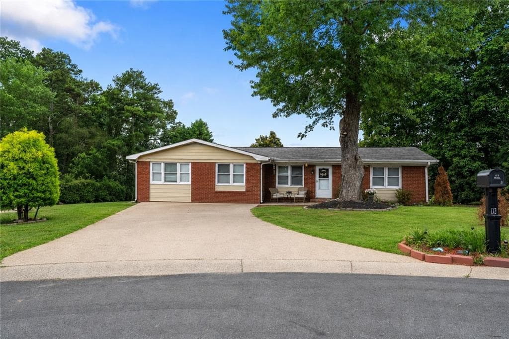 duplex under contract at 3292 Duluth Pines, Duluth, GA 30096