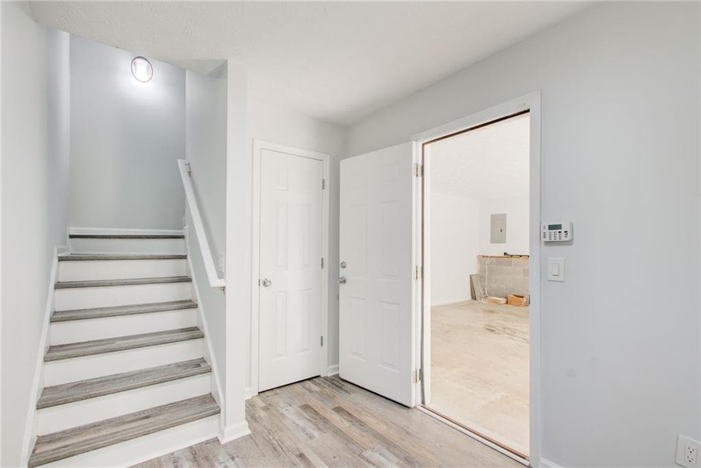 2 bedroom, 2 bathroom, 1,468 sq ft townhouse for sale at 2470 Stonegate Drive, Acworth, GA 30101 — photo 4