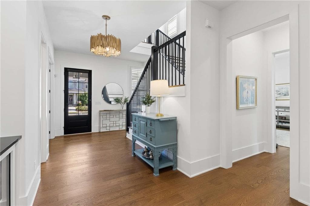 5 bedroom, 6 bathroom, 3,667 sq ft single family residence under contract at 135 Emerson Court, Roswell, GA 30075 — photo 8