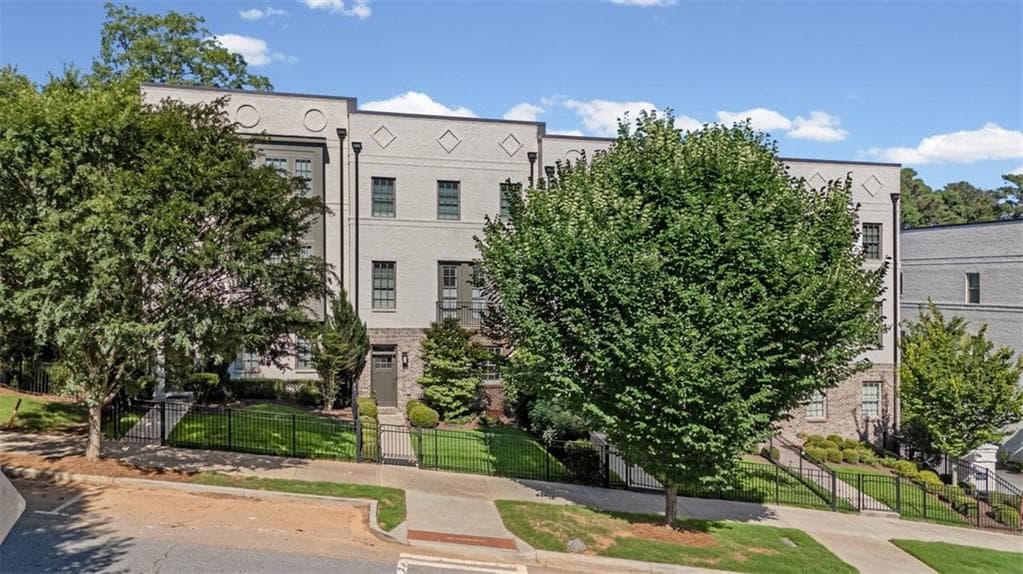 3 bedroom, 4 bathroom, 2,435 sq ft townhouse sold at 6097 Boylston Drive, Sandy Springs, GA 30328