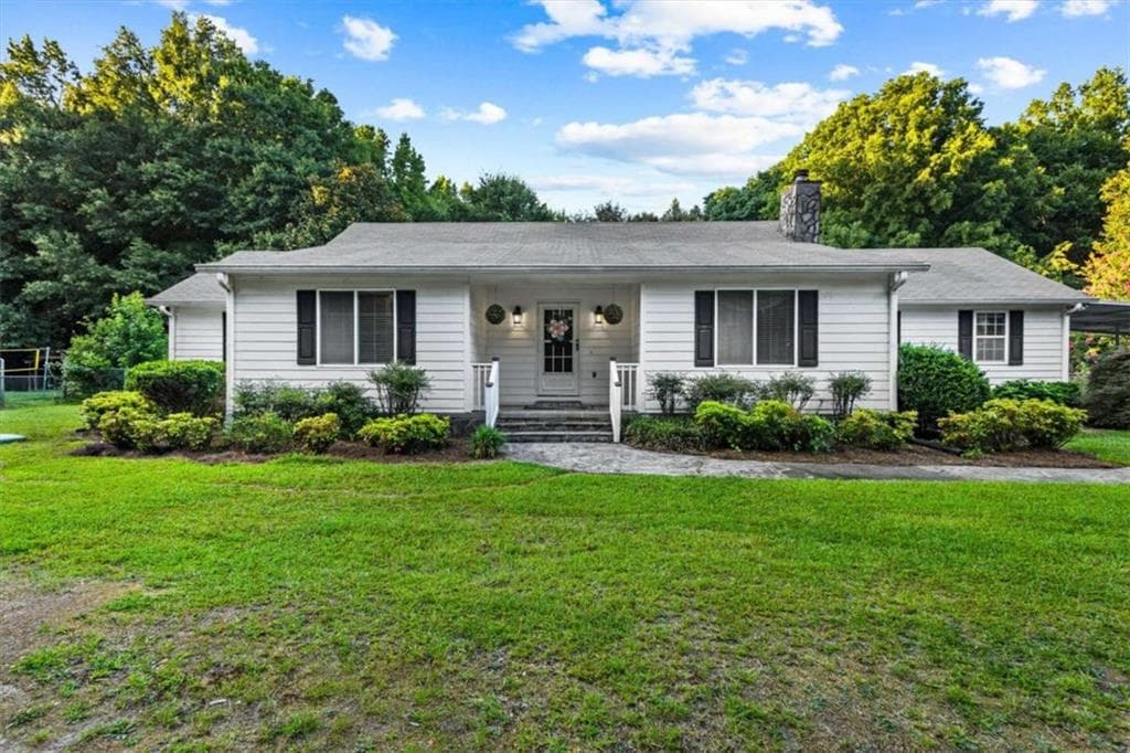 3 bedroom, 2 bathroom, 1,939 sq ft single family residence for sale at 842 Twin Oaks Drive, Monroe, GA 30655