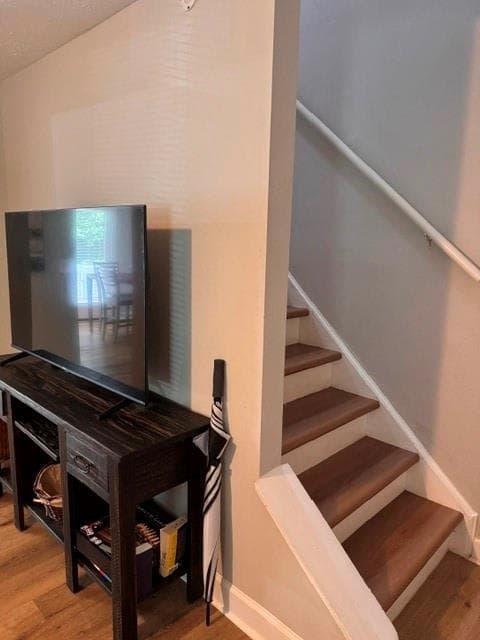 5 bedroom, 3 bathroom, 1,828 sq ft single family residence under contract at 2483 Ramblewood Court, Acworth, GA 30102 — photo 5