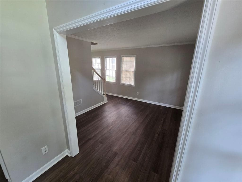 4 bedroom, 3 bathroom, 2,611 sq ft single family residence for rent at 724 Jamie Way, Woodstock, GA 30188 for $2,100 a month — photo 3