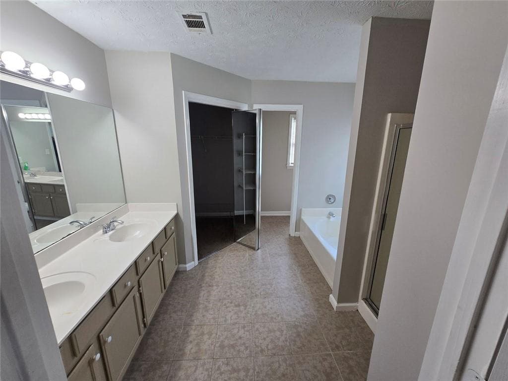 4 bedroom, 3 bathroom, 2,611 sq ft single family residence for rent at 724 Jamie Way, Woodstock, GA 30188 for $2,100 a month — photo 4