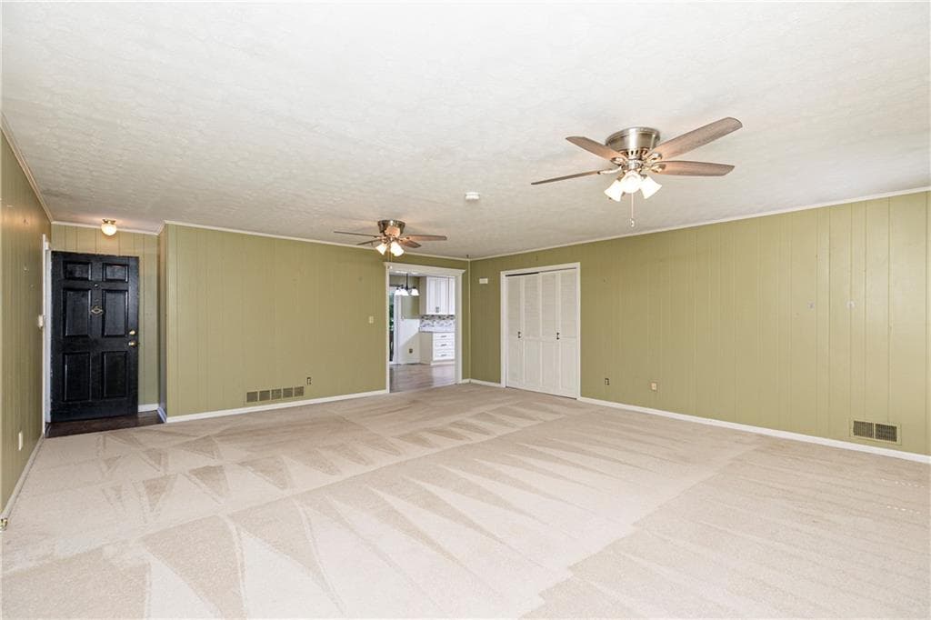 4 bedroom, 2 bathroom, 2,360 sq ft single family residence under contract at 2133 Sandy Plains Road, Marietta, GA 30066 — photo 6