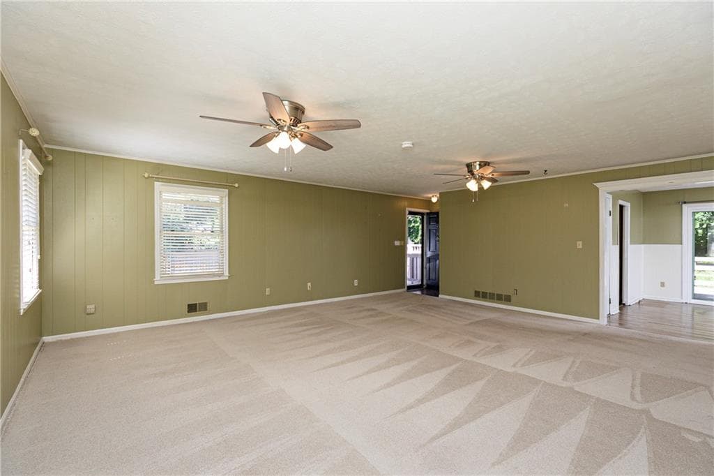 4 bedroom, 2 bathroom, 2,360 sq ft single family residence under contract at 2133 Sandy Plains Road, Marietta, GA 30066 — photo 7