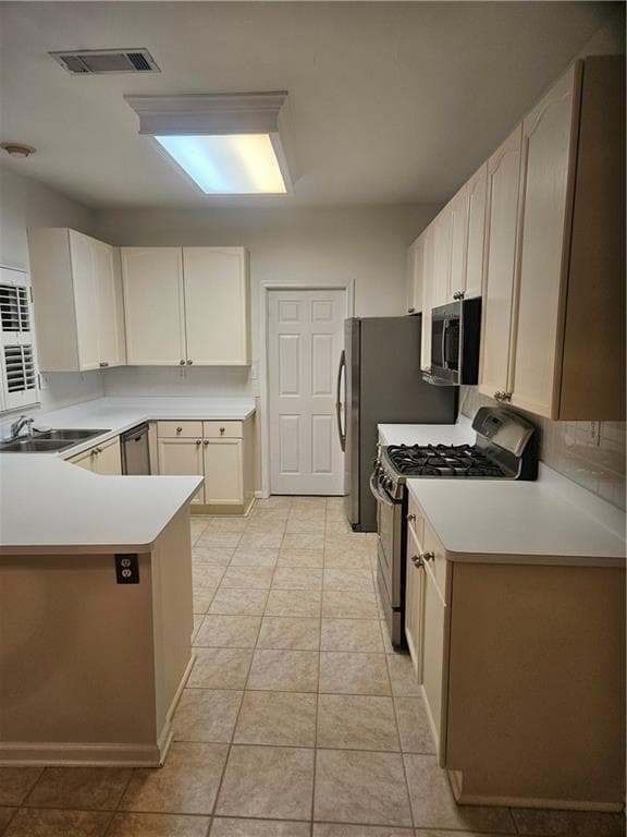 4 bedroom, 3 bathroom single family residence for rent at 1568 Ridge Point Drive, Lawrenceville, GA 30043 for $2,600 a month — photo 9