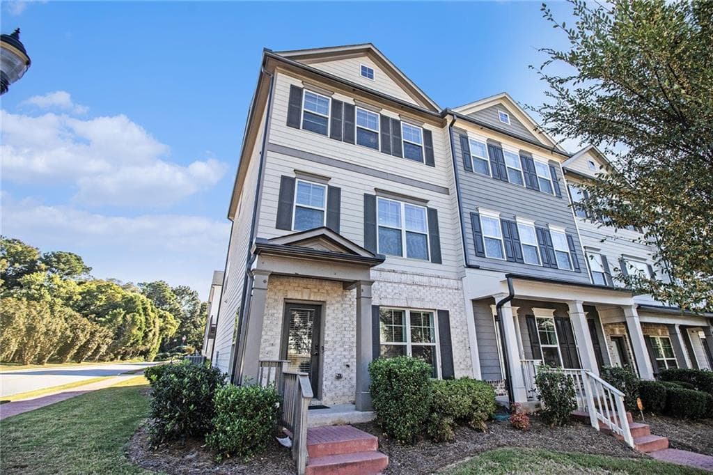 3 bedroom, 4 bathroom, 1,600 sq ft townhouse under contract at 3627 Hawthorne Terrace, Atlanta, GA 30337