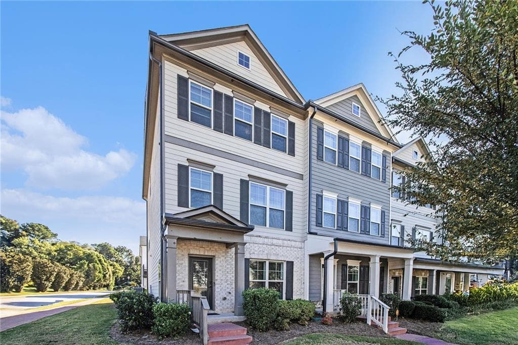 3 bedroom, 4 bathroom, 1,600 sq ft townhouse under contract at 3627 Hawthorne Terrace, Atlanta, GA 30337 — photo 2