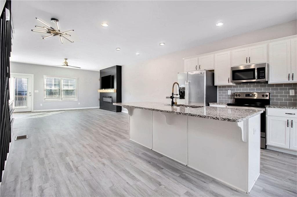 3 bedroom, 4 bathroom, 1,600 sq ft townhouse under contract at 3627 Hawthorne Terrace, Atlanta, GA 30337 — photo 9