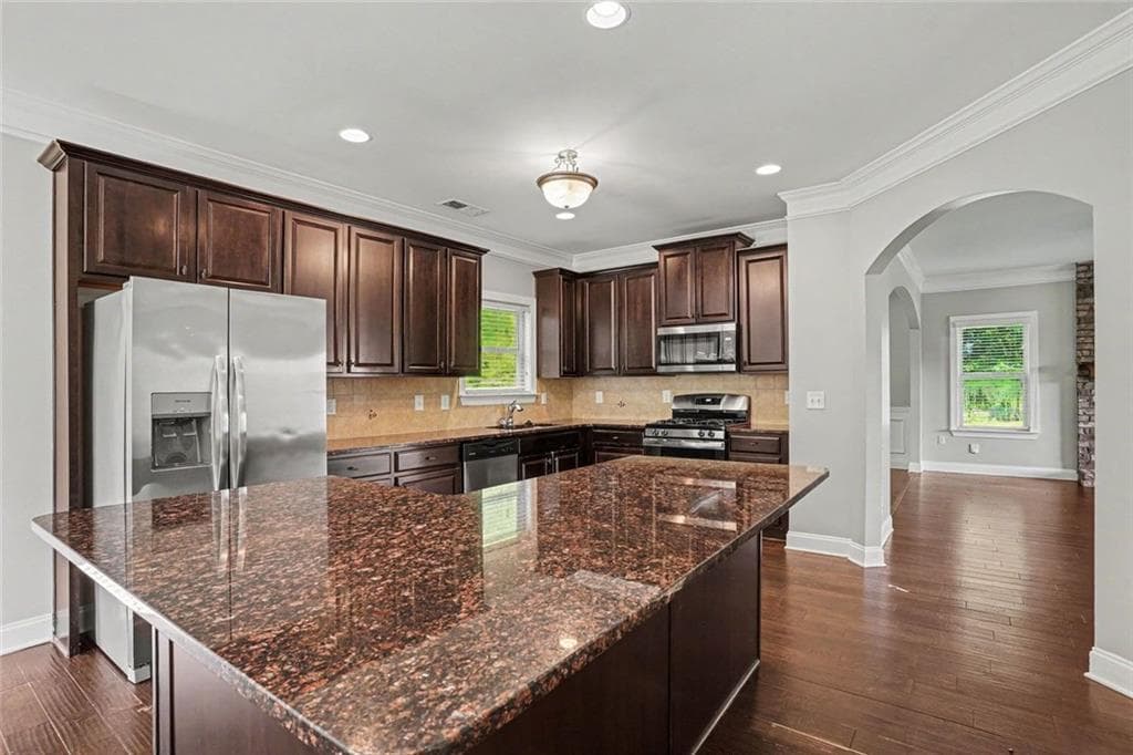 4 bedroom, 3 bathroom, 2,594 sq ft single family residence for sale at 301 Shyre Lake Lane, Mcdonough, GA 30253 — photo 8