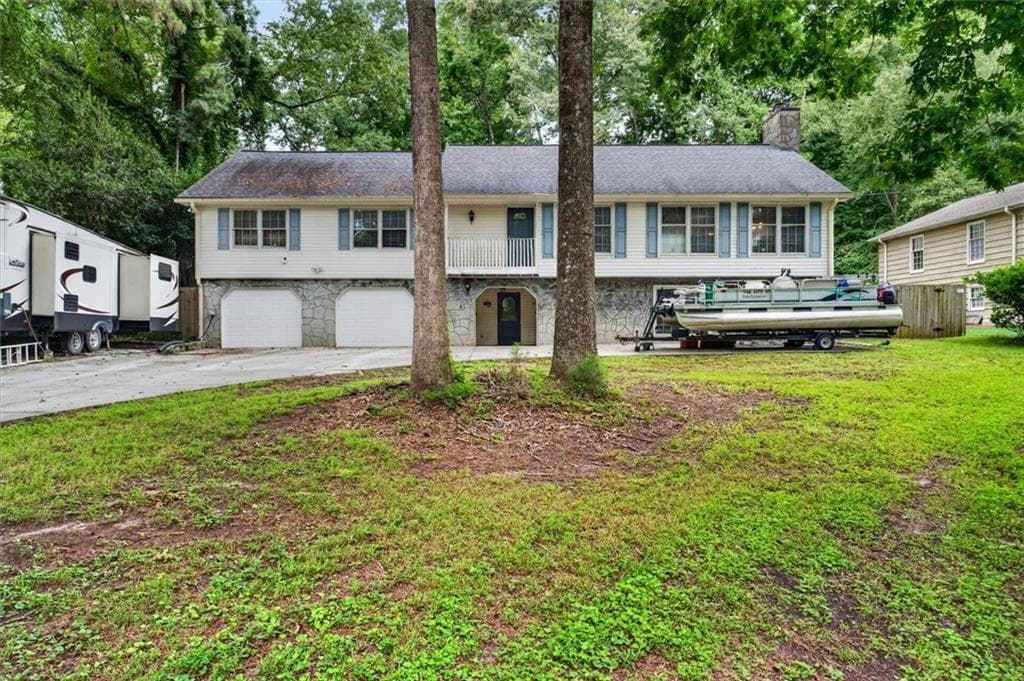 4 bedroom, 3 bathroom, 3,848 sq ft single family residence for sale at 3009 Meadow Drive, Marietta, GA 30062 — photo 2