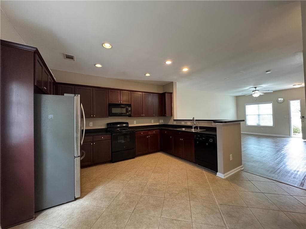 2 bedroom, 3 bathroom townhouse for rent at 3058 Cedar Glade Lane, Buford, GA 30519 for $1,900 a month — photo 4