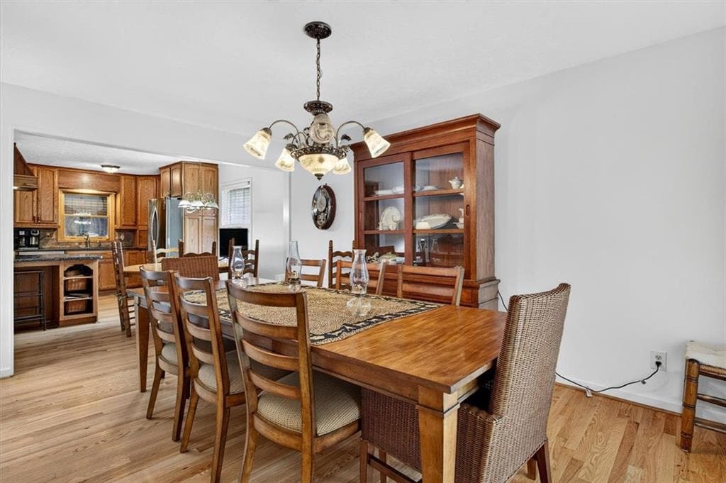 4 bedroom, 3 bathroom, 3,848 sq ft single family residence for sale at 3009 Meadow Drive, Marietta, GA 30062 — photo 9