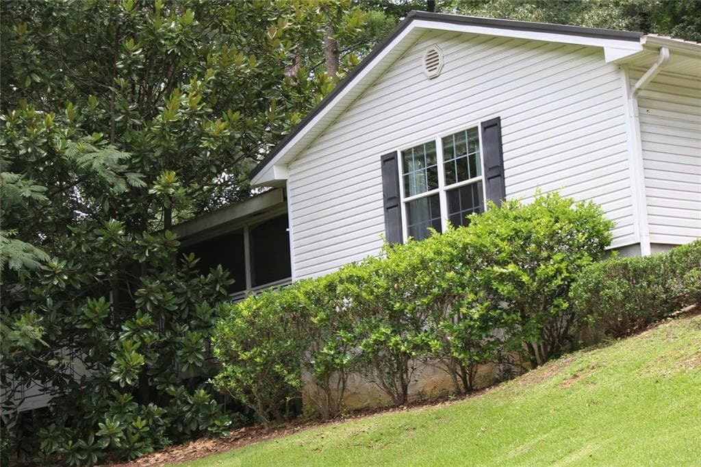 3 bedroom, 2 bathroom, 2,028 sq ft single family residence for sale at 120 Bone Place, Dallas, GA 30132 — photo 2