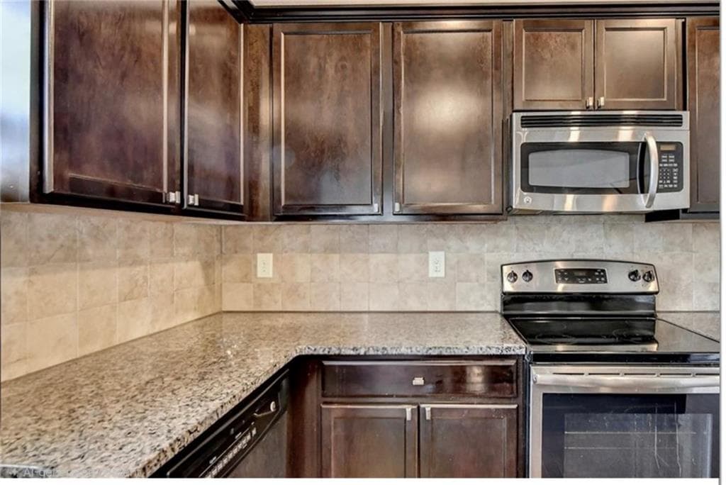 5 bedroom, 4 bathroom single family residence for rent at 1376 Castleberry Drive, Buford, GA 30518 for $4,000 a month — photo 5