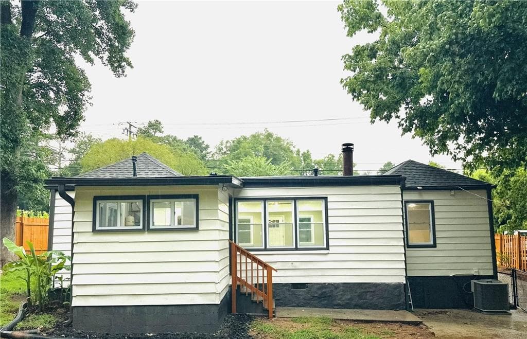 3 bedroom, 2 bathroom, 1,348 sq ft single family residence for sale at 4499 Lawrenceville Highway, Tucker, GA 30084 — photo 5