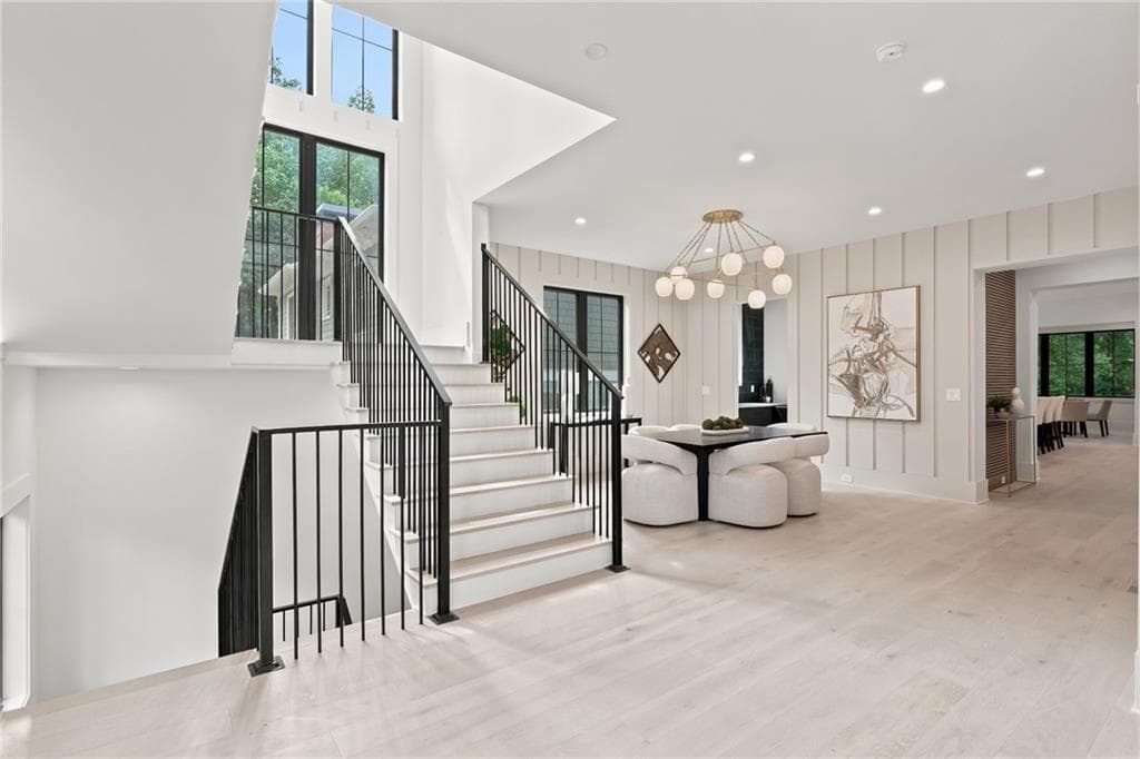 5 bedroom, 7 bathroom, 6,350 sq ft single family residence under contract at 952 Cumberland Road, Atlanta, GA 30306 — photo 3