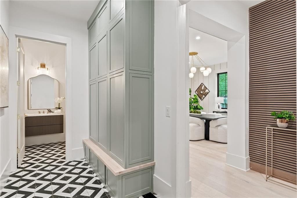 5 bedroom, 7 bathroom, 6,350 sq ft single family residence under contract at 952 Cumberland Road, Atlanta, GA 30306 — photo 7
