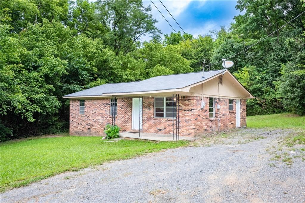 3 bedroom, 1 bathroom, 1,075 sq ft single family residence for sale at 334 Scott Brown Road, Fairmount, GA 30139 — photo 2