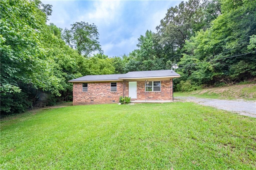 3 bedroom, 1 bathroom, 1,075 sq ft single family residence for sale at 334 Scott Brown Road, Fairmount, GA 30139 — photo 3