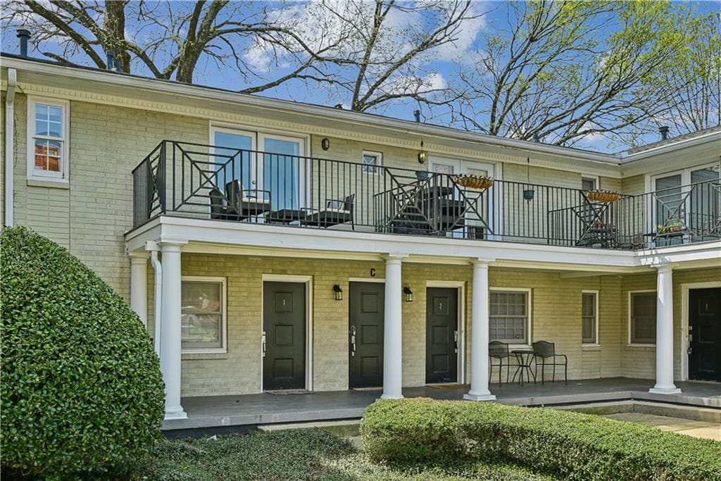 1 bedroom, 1 bathroom, 606 sq ft condominium for sale at 866 Briarcliff Road C3, Atlanta, GA 30306 — photo 2