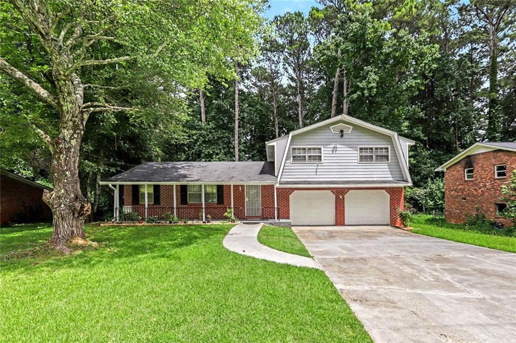 3 bedroom, 2 bathroom, 1,612 sq ft single family residence for sale at 815 Dunleith Court, Stone Mountain, GA 30083 — photo 3