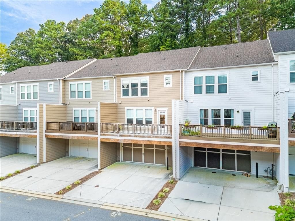 4 bedroom, 4 bathroom, 2,450 sq ft townhouse for sale at 2166 Rock Creek Park, Decatur, GA 30033 — photo 4