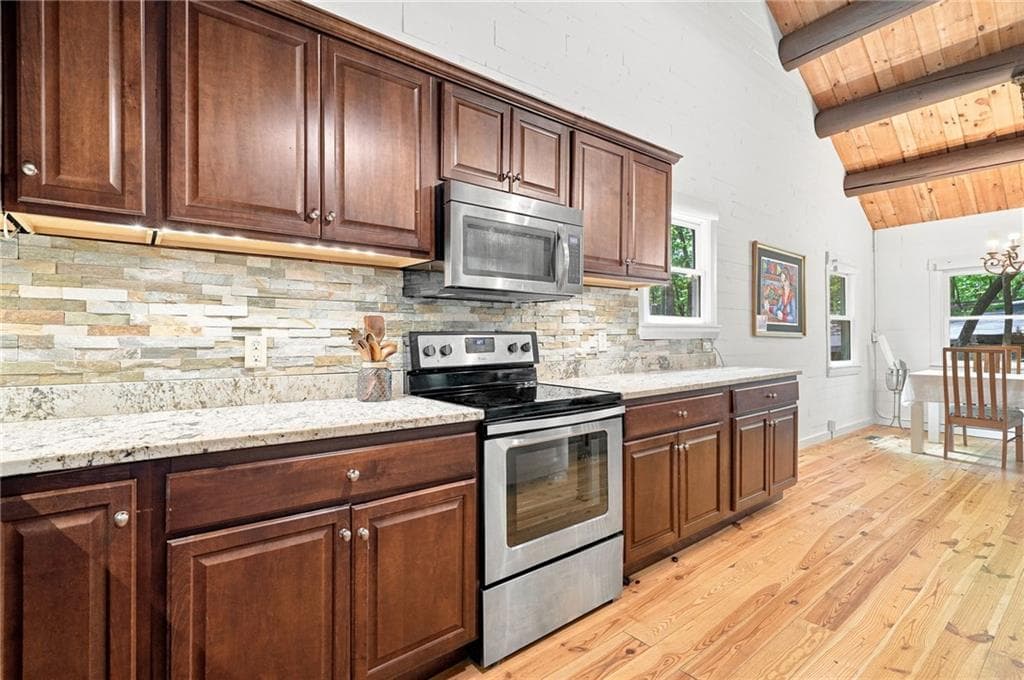 4 bedroom, 2 bathroom, 2,726 sq ft single family residence for sale at 884 Quail Cove Drive, Big Canoe, GA 30143 — photo 10