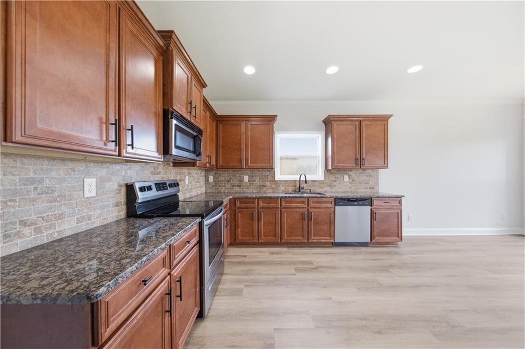 4 bedroom, 3 bathroom, 2,532 sq ft single family residence for sale at 68 Kellenberg Lane, Hiram, GA 30141 — photo 9