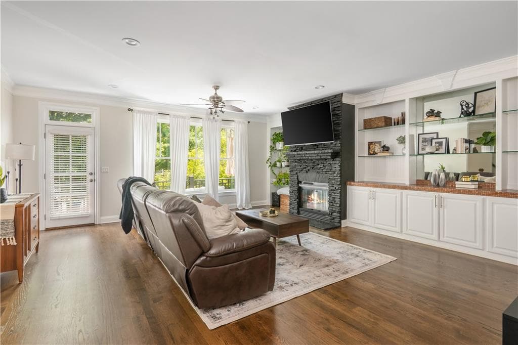 3 bedroom, 4 bathroom, 2,364 sq ft townhouse for sale at 1513 Whitehead Bluff, Atlanta, GA 30318 — photo 8