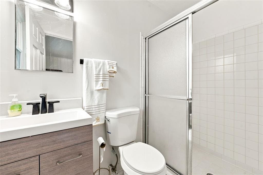 3 bedroom, 2 bathroom, 1,469 sq ft single family residence for sale at 1445 Varner Road, Marietta, GA 30062 — photo 8