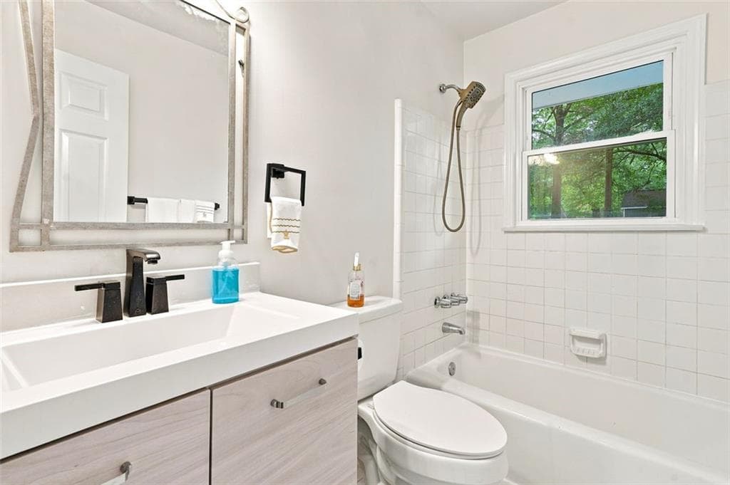 3 bedroom, 2 bathroom, 1,469 sq ft single family residence for sale at 1445 Varner Road, Marietta, GA 30062 — photo 9