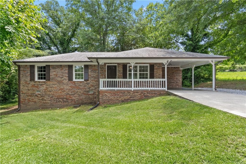 3 bedroom, 2 bathroom, 1,075 sq ft single family residence under contract at 309 W Franklin Street, Toccoa, GA 30577