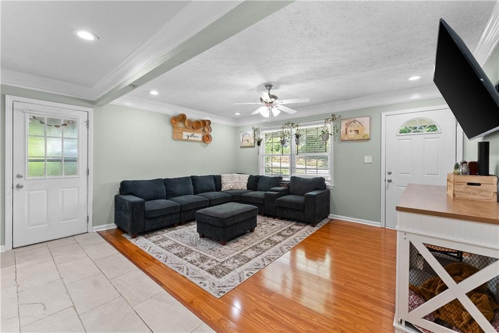 3 bedroom, 2 bathroom, 1,075 sq ft single family residence under contract at 309 W Franklin Street, Toccoa, GA 30577 — photo 6