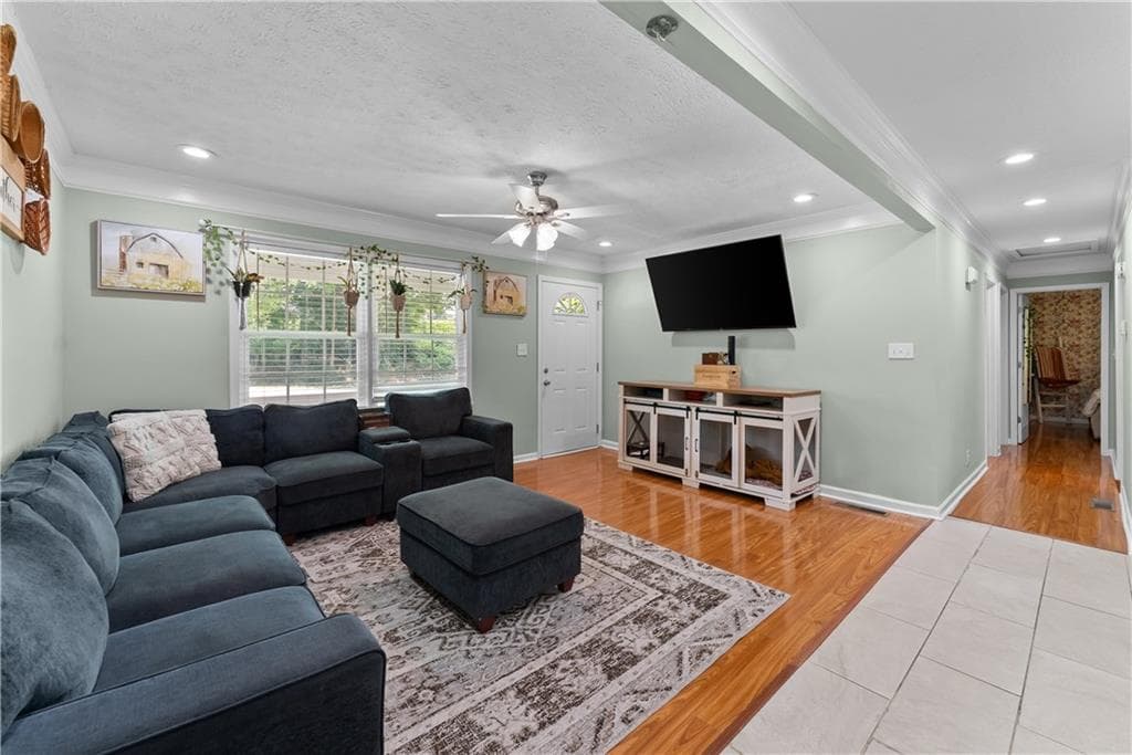 3 bedroom, 2 bathroom, 1,075 sq ft single family residence under contract at 309 W Franklin Street, Toccoa, GA 30577 — photo 7