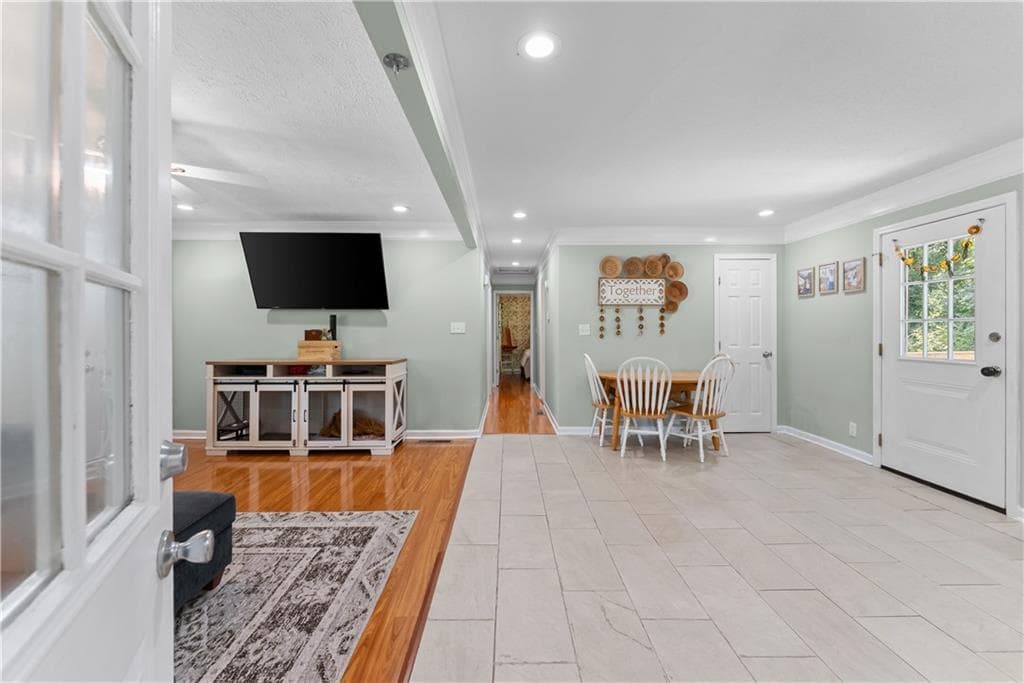 3 bedroom, 2 bathroom, 1,075 sq ft single family residence under contract at 309 W Franklin Street, Toccoa, GA 30577 — photo 9