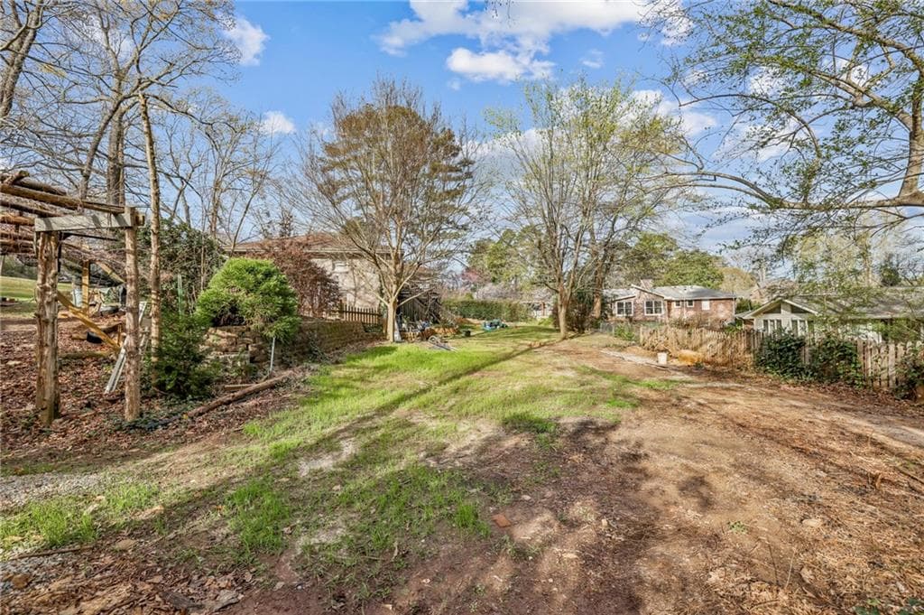 3 bedroom, 2 bathroom, 2,024 sq ft single family residence under contract at 2368 Academy Court, Atlanta, GA 30345 — photo 6