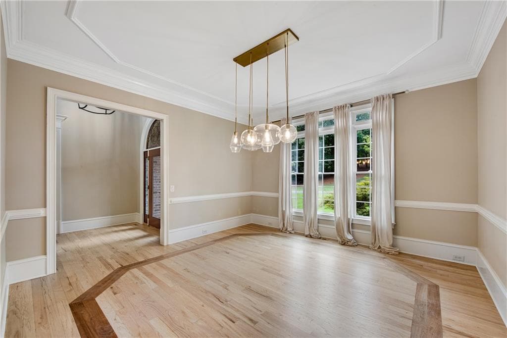 5 bedroom, 5 bathroom, 7,321 sq ft single family residence for sale at 2140 Tee Drive, Braselton, GA 30517 — photo 6