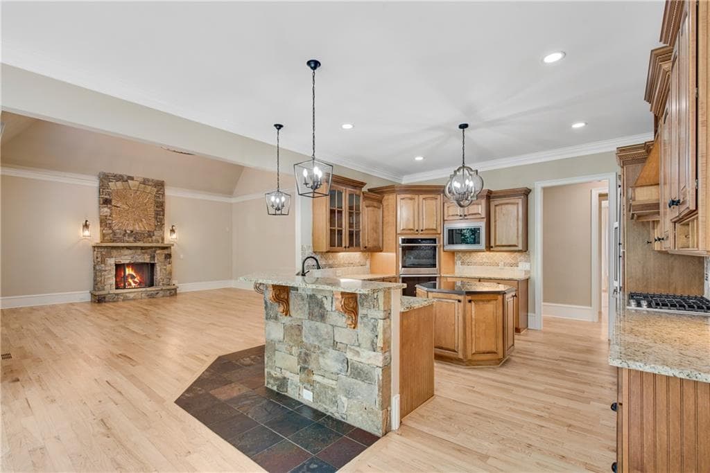 5 bedroom, 5 bathroom, 7,321 sq ft single family residence for sale at 2140 Tee Drive, Braselton, GA 30517 — photo 9