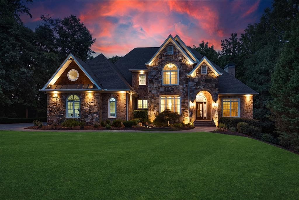 5 bedroom, 5 bathroom, 7,321 sq ft single family residence for sale at 2140 Tee Drive, Braselton, GA 30517