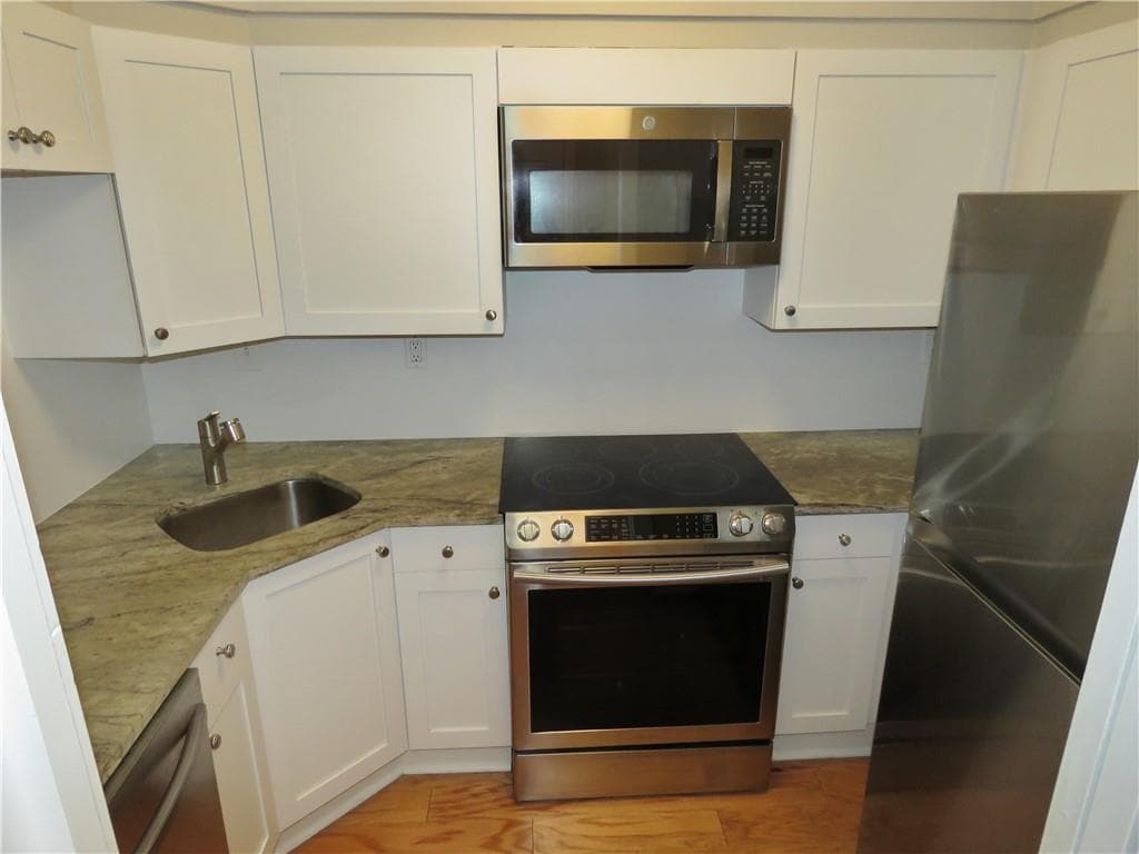 1 bedroom, 1 bathroom, 807 sq ft condominium for sale at 2870 Pharr Court South 407, Atlanta, GA 30305 — photo 5