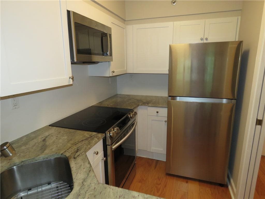 1 bedroom, 1 bathroom, 807 sq ft condominium for sale at 2870 Pharr Court South 407, Atlanta, GA 30305 — photo 7
