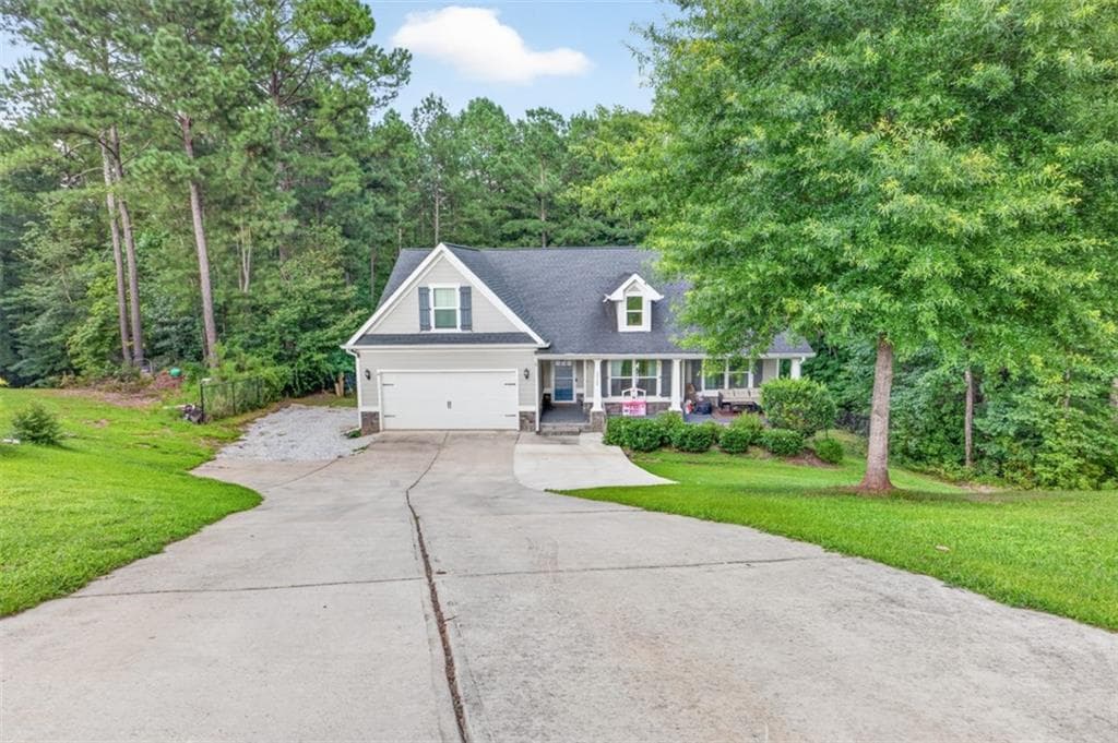 4 bedroom, 2 bathroom, 2,268 sq ft single family residence under contract at 2565 Aaron Court, Loganville, GA 30052 — photo 2