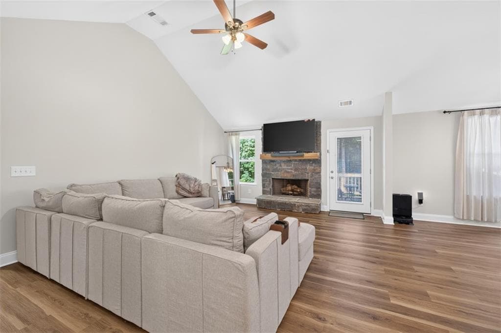 4 bedroom, 2 bathroom, 2,268 sq ft single family residence under contract at 2565 Aaron Court, Loganville, GA 30052 — photo 5