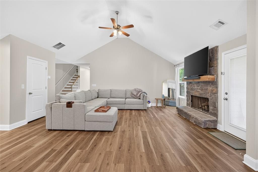 4 bedroom, 2 bathroom, 2,268 sq ft single family residence under contract at 2565 Aaron Court, Loganville, GA 30052 — photo 6