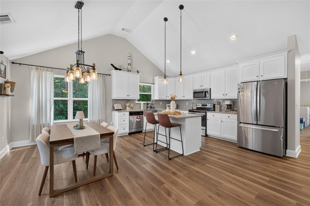 4 bedroom, 2 bathroom, 2,268 sq ft single family residence under contract at 2565 Aaron Court, Loganville, GA 30052 — photo 9