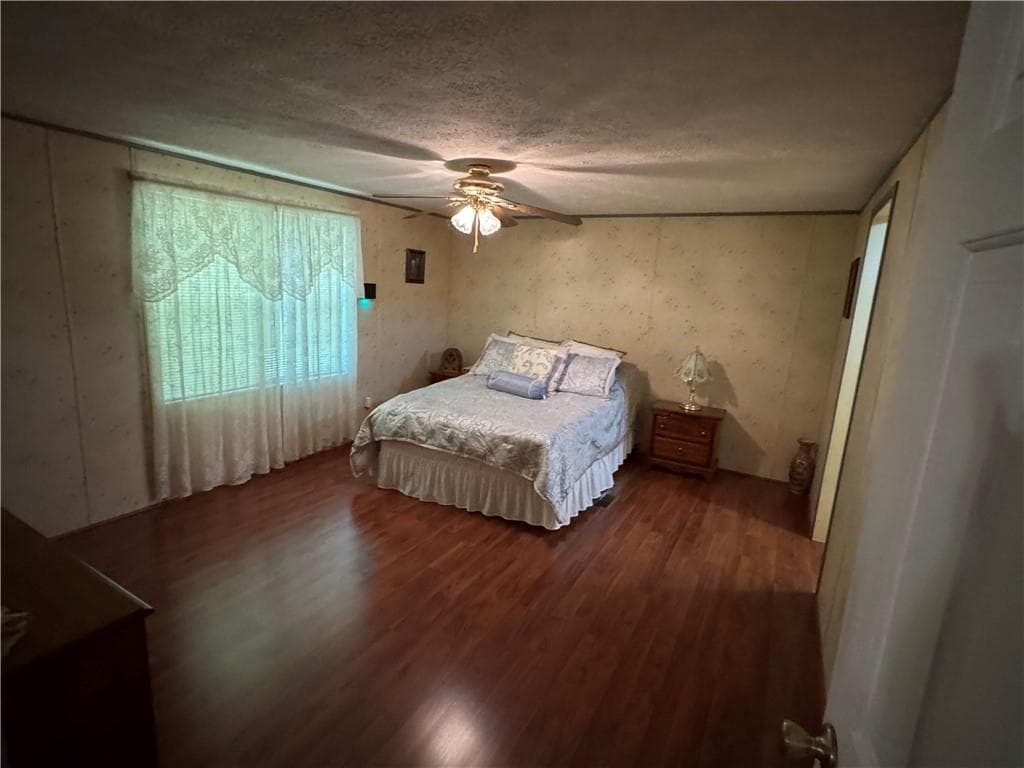 4 bedroom, 2 bathroom, 1,782 sq ft single family residence for sale at 2903 Athens Highway, Gainesville, GA 30507 — photo 6