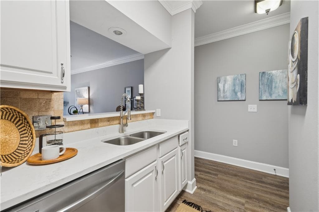 1 bedroom, 1 bathroom, 775 sq ft condominium for rent at 3777 Peachtree Road 914, Brookhaven, GA 30319 for $1,750 a month — photo 5